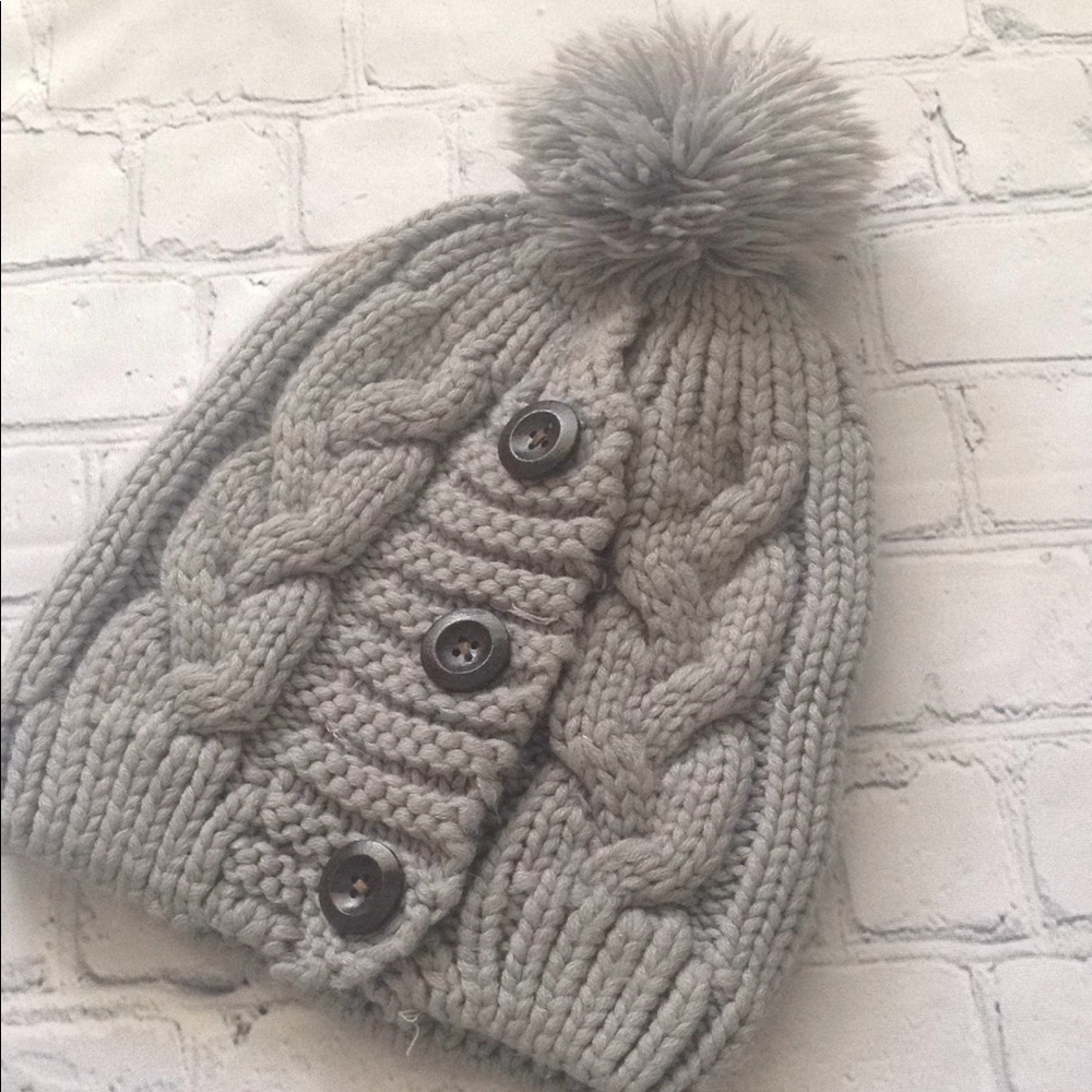 Gray bulky knit beanie F4